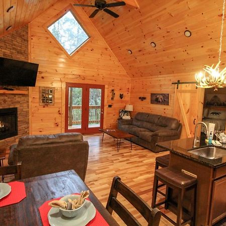 210 Cubs In The Treetops - Luxurious Cabin In Gatlinburg Esterno foto